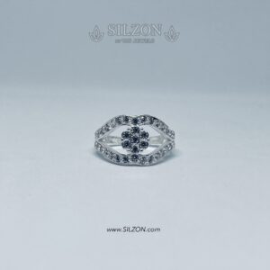 Sparkling Petal Eye Silver Ring