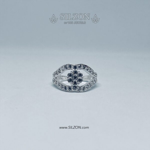 Sparkling Petal Eye Silver Ring