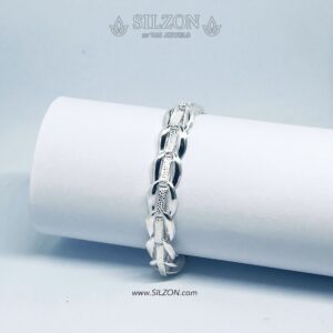Trendy Luxury Linked P...